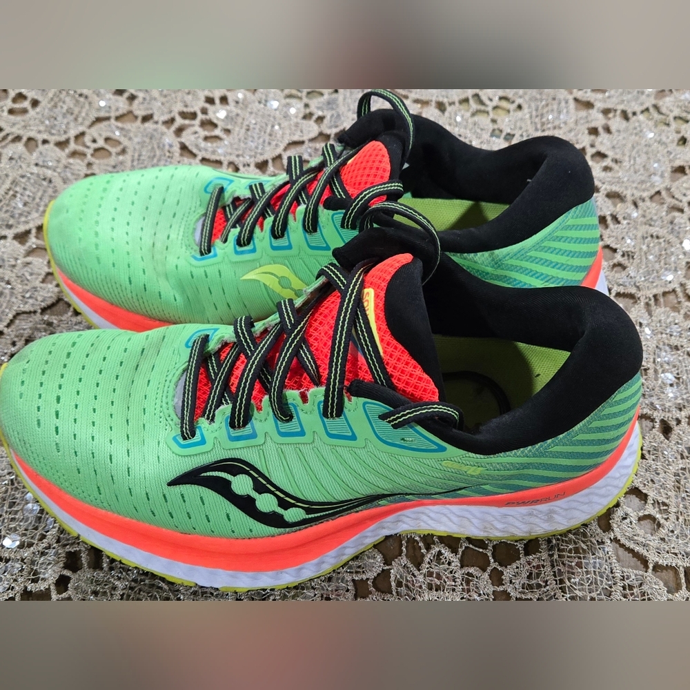 Women's Saucony Guide 13 Shoes Size 8